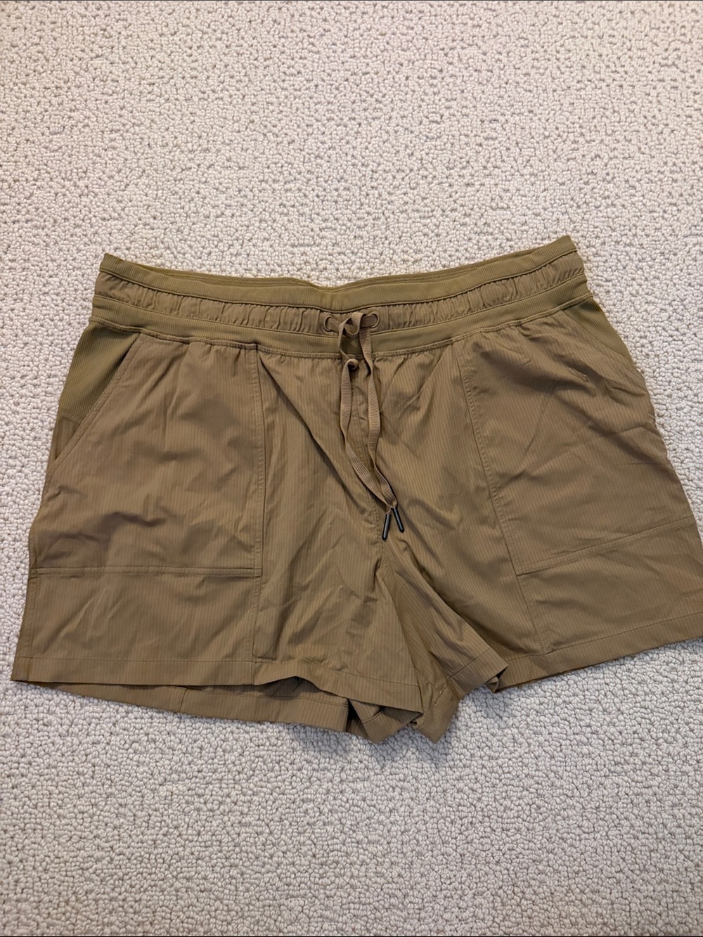 NWOT Lululemon Women’s Drawstring Utility Shorts - Beige